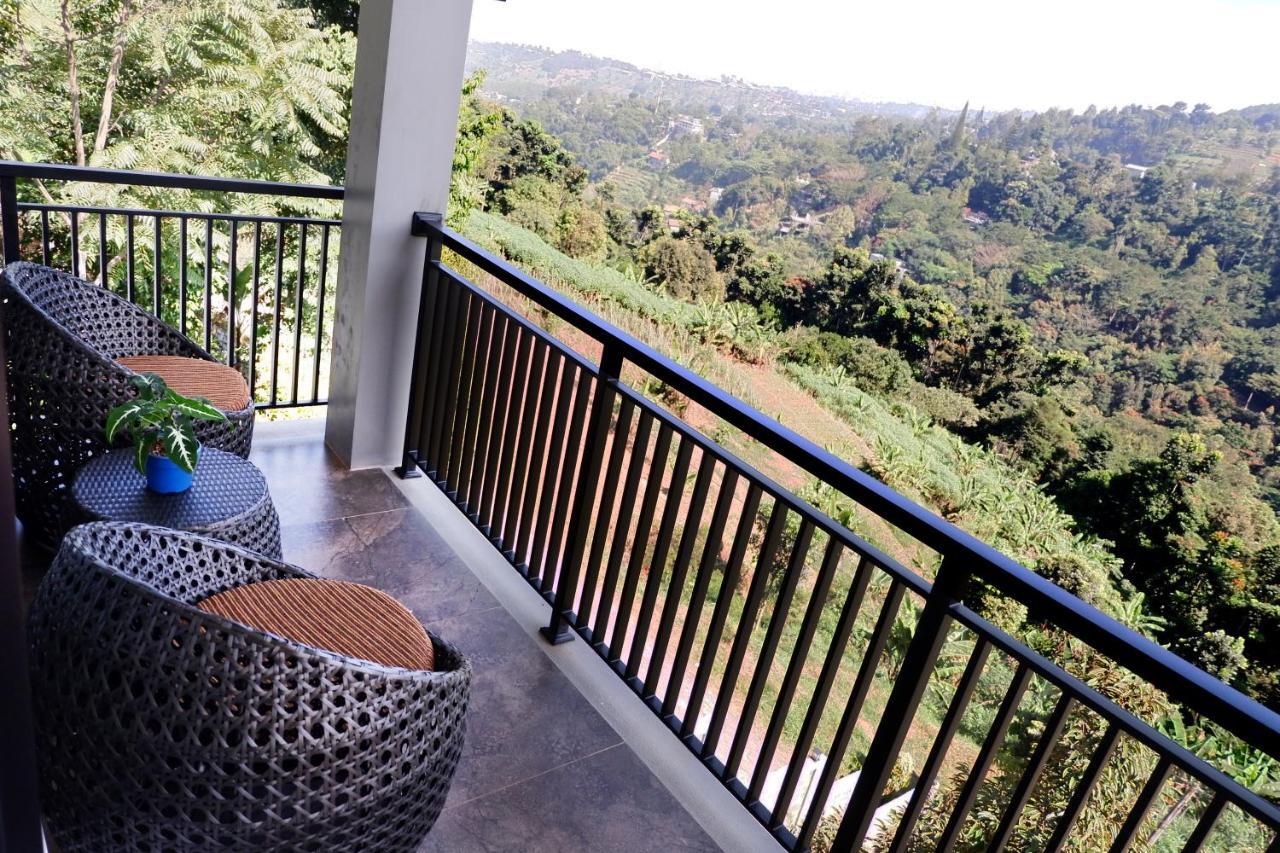 Moment Villa Lembang Extérieur photo